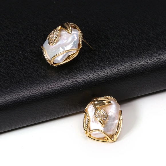 Large Baroque Pearl Earrings - authentic freshwater pearl stud earrings jewelry - Picture 1 of 9